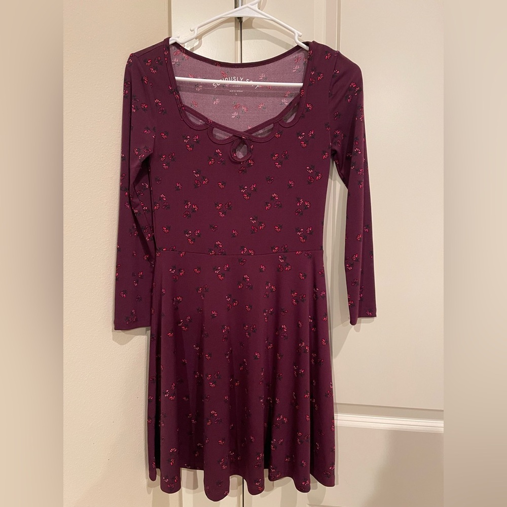 AEROPOSTALE ✨ Women’s Burgundy Floral Skater Dress Stretchy Size Small EUC